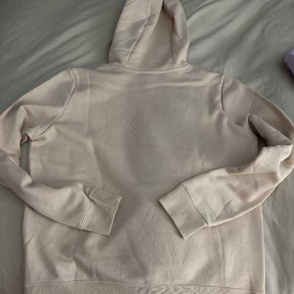 Nike Women’s Essential Fleece Hoodie – Sand – NEW with Tags - Picture 2 of 3
